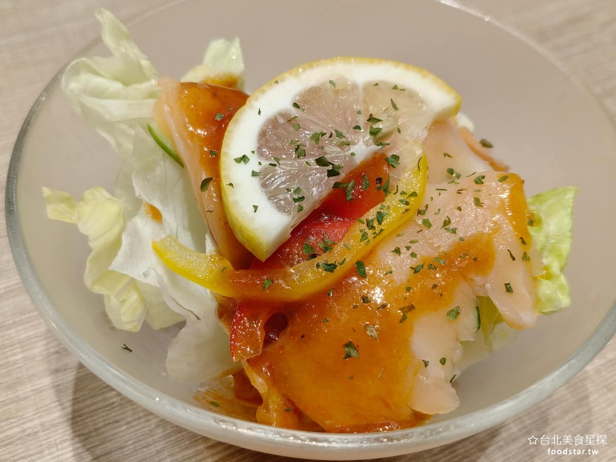 蘋果樹蛋包飯 ポムの樹南港LaLaport店 ポムの樹南港LaLaport店菜單 迷你沙拉 套餐附的沙拉份量不多,生菜新鮮清爽,醬汁帶點類似番茄醬的酸甜味。 @台北美食星探