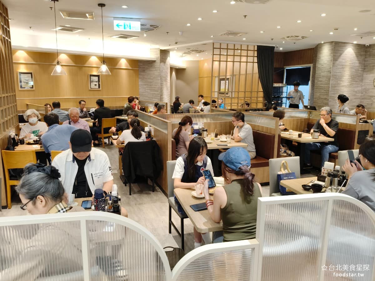 大戶屋美麗華店 大戶屋美麗華店菜單 大戶屋美麗華店推薦 中山區美食 中山美食 劍南路站美食 大戶屋創立於日本，以家庭料理起家，主打健康、均衡、不過度調味的日式定食，在日本累積了穩定的客群後，逐步拓展到海外市場，台灣，是其中一站。 @台北美食星探