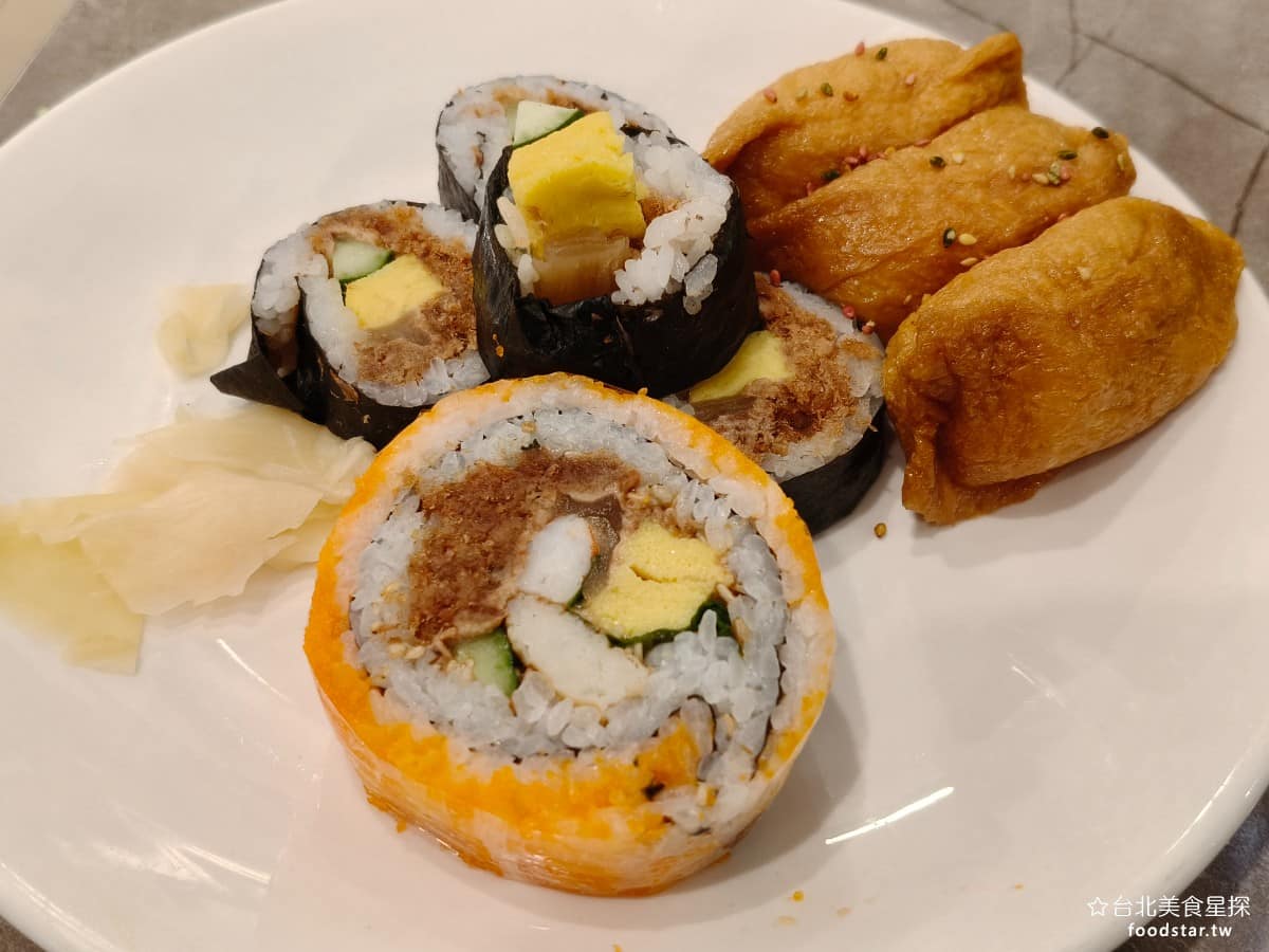 美觀園日本料理 美觀園日本料理菜單 美觀園日本料理推薦 萬華區美食 萬華美食 西門美食 綜合壽司 壽司個頭偏大，這是美觀園的一貫風格，配料切得厚實，包括肉鬆、玉子燒、小黃瓜等。醋飯粒粒分明，醋味不重口感偏台式，不特別酸。 @台北美食星探