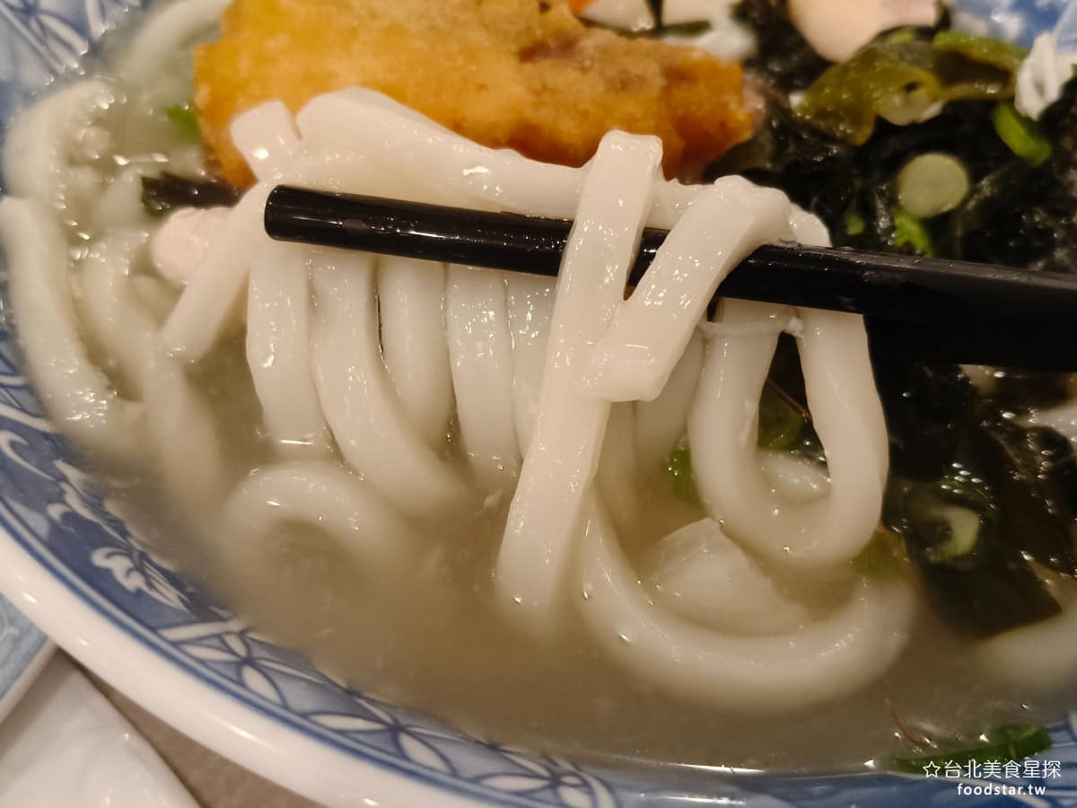 美觀園日本料理 美觀園日本料理菜單 美觀園日本料理推薦 萬華區美食 萬華美食 西門美食 整體偏清爽，適合不想吃太重口味的時候點，也適合搭配其他炸物或燒烤類一起分食。若期待濃郁湯頭，可能會有所落差，但作為一道暖胃的主食，CP 值不低。 @台北美食星探