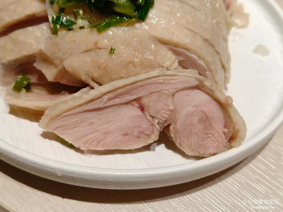 柚子花花青春客家菜南港LalaPort 柚子花花青春客家菜南港LalaPort菜單 如果切得薄一點，這個問題應該就解決了，這種切法對口感有點扣分。 @台北美食星探