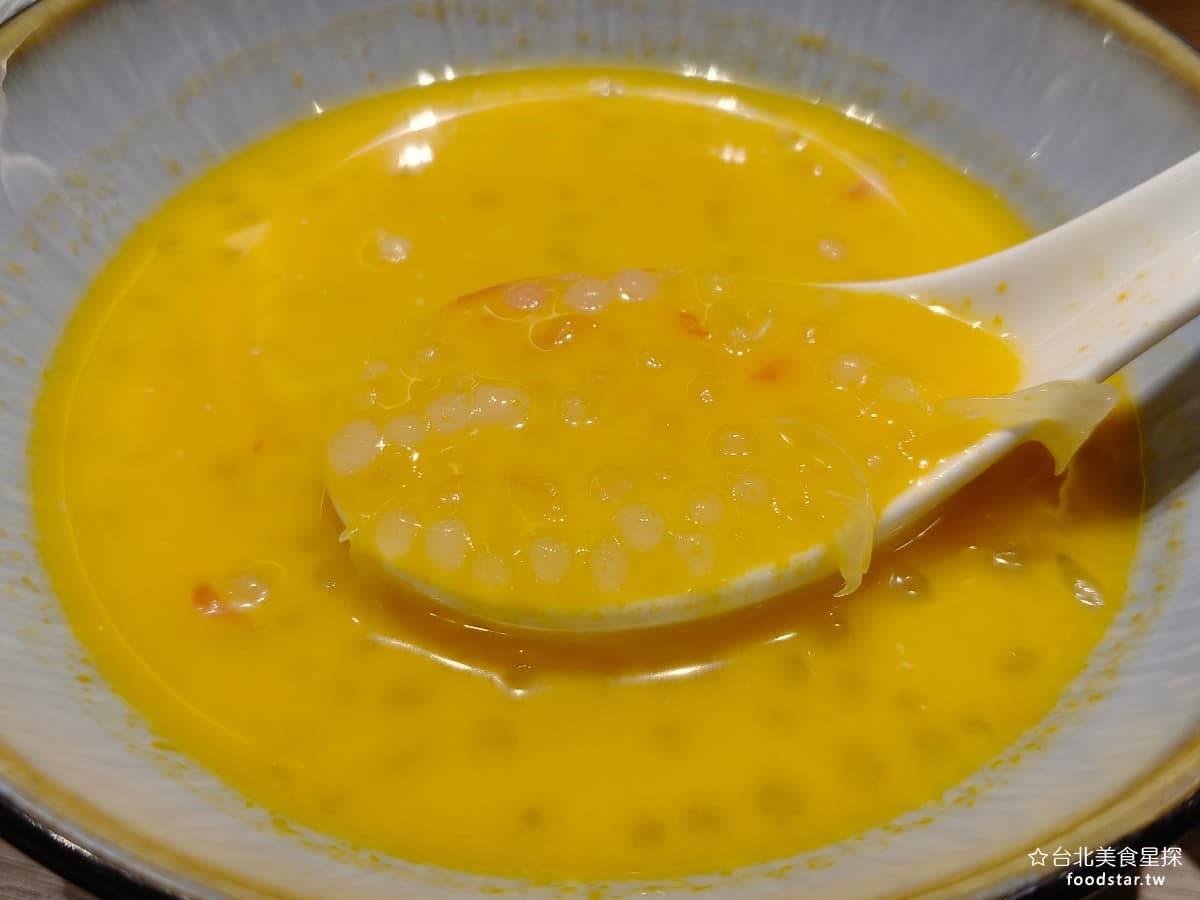華漾DIM SUM 忠泰樂生活店 忠泰樂生活店菜單 忠泰樂生活店推薦 中山區美食 中山美食 楊枝甘露 湯底芒果香氣濃,入口滑順帶果香甜味,裡頭有果肉跟西米露的口感,甜度控制得剛好,但酸味則是超明顯,建議怕酸的人不要點。 @台北美食星探
