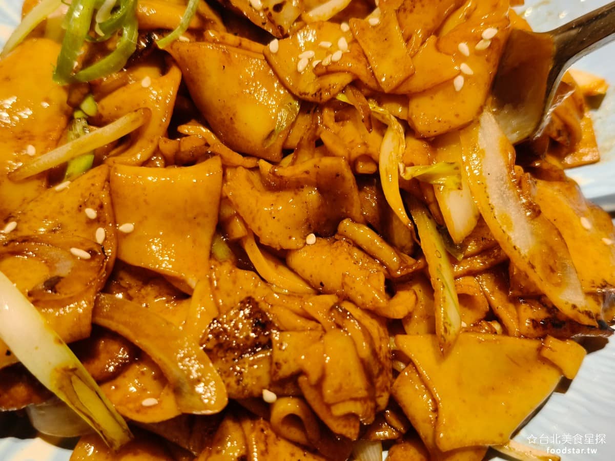 華漾DIM SUM 忠泰樂生活店 忠泰樂生活店菜單 忠泰樂生活店推薦 中山區美食 中山美食 雖然好吃,但很重油,或許好吃的原因,就是因為他夠油,怕油的話記得要點一壺茶來配。 @台北美食星探
