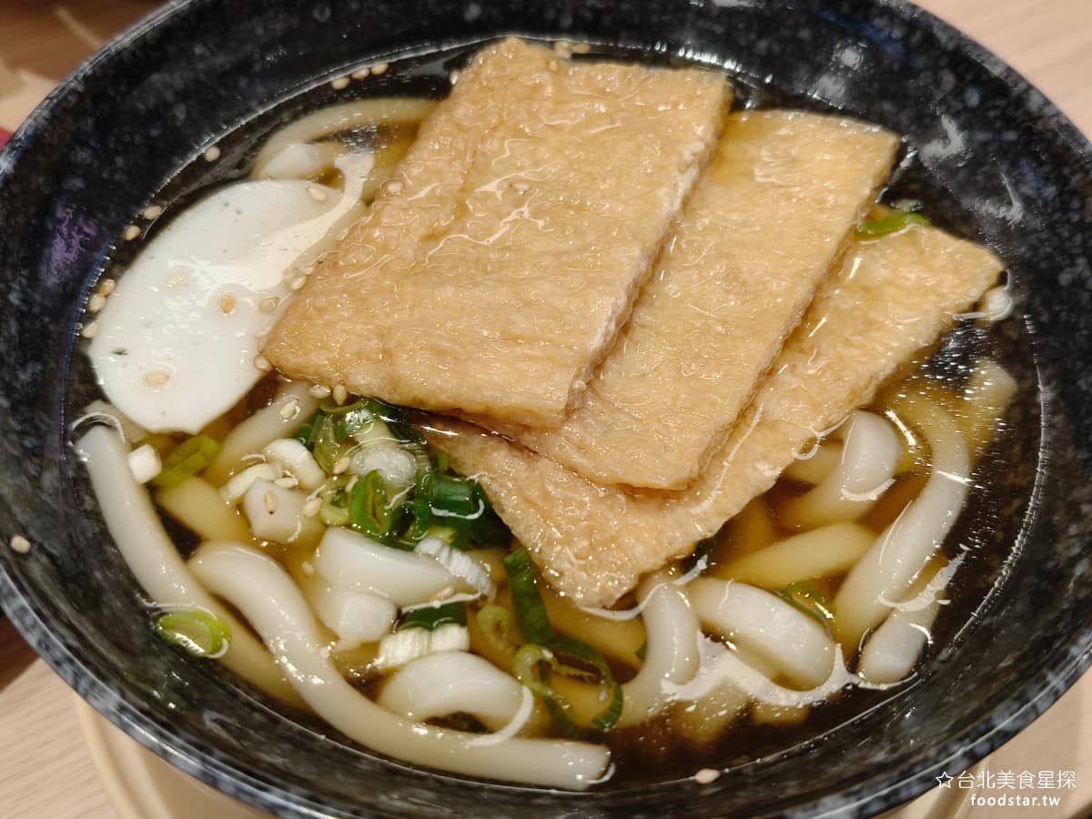 スシロー壽司郎台北內湖美麗華店 スシロー壽司郎台北內湖美麗華店菜單 スシロー壽司郎台北內湖美麗華店推薦 豆皮烏龍麵 湯頭清爽帶點鹹味味道不錯,但要價 110 元,對迴轉壽司來說偏貴。 @台北美食星探