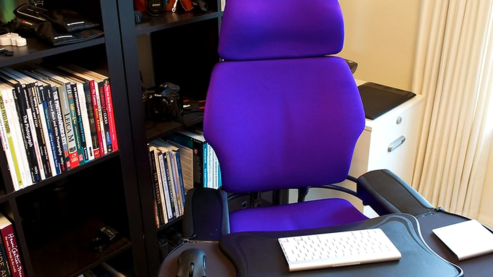 ergonomic footrest for business desk users and desk-focused teams