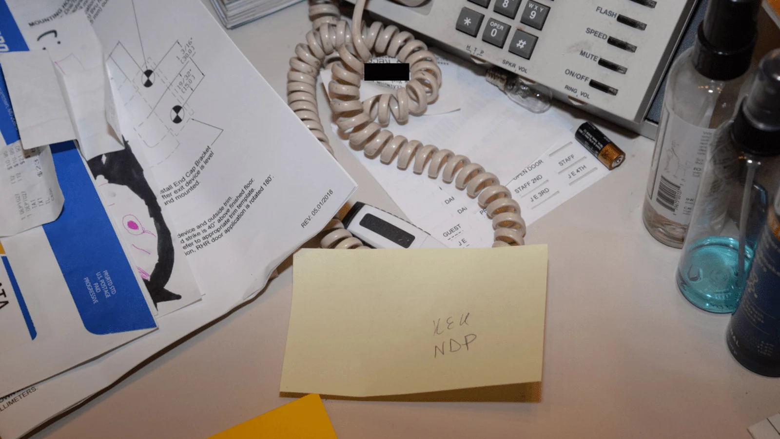 Desktop sticky note dispenser style desk station with sticky notes and organized office tools