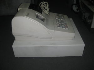 Brand : SAM4S ELECTRONIC CASH REGISTER
Model : ER-35011
S/N : B5AB900013K