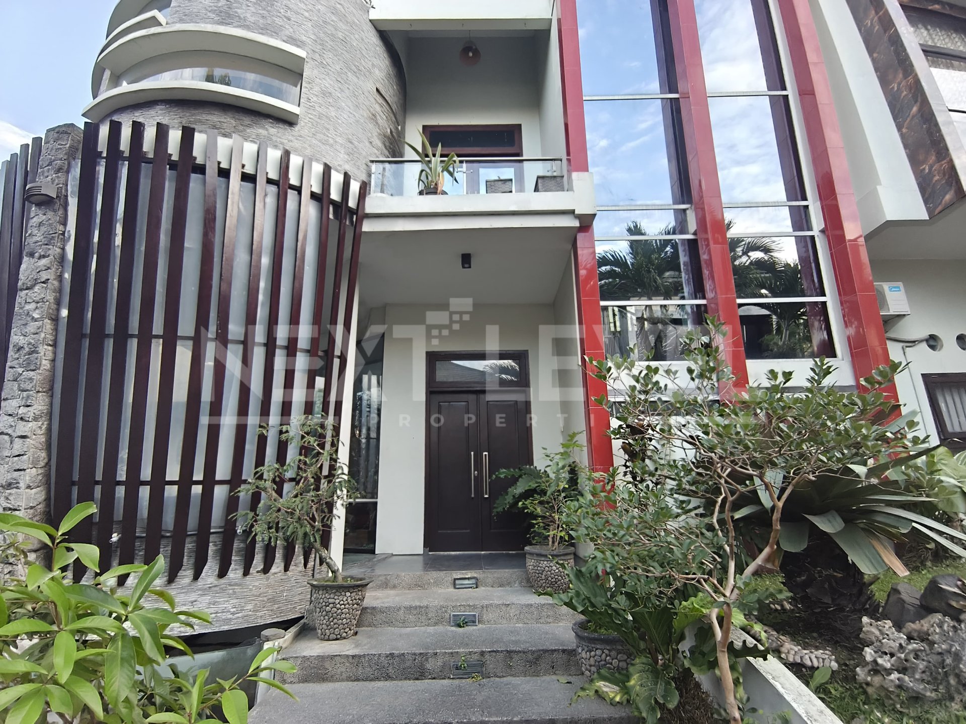 Rumah Mewah Hook di Ijen Nirwana Residence,Kota Malang.NLMLG00011