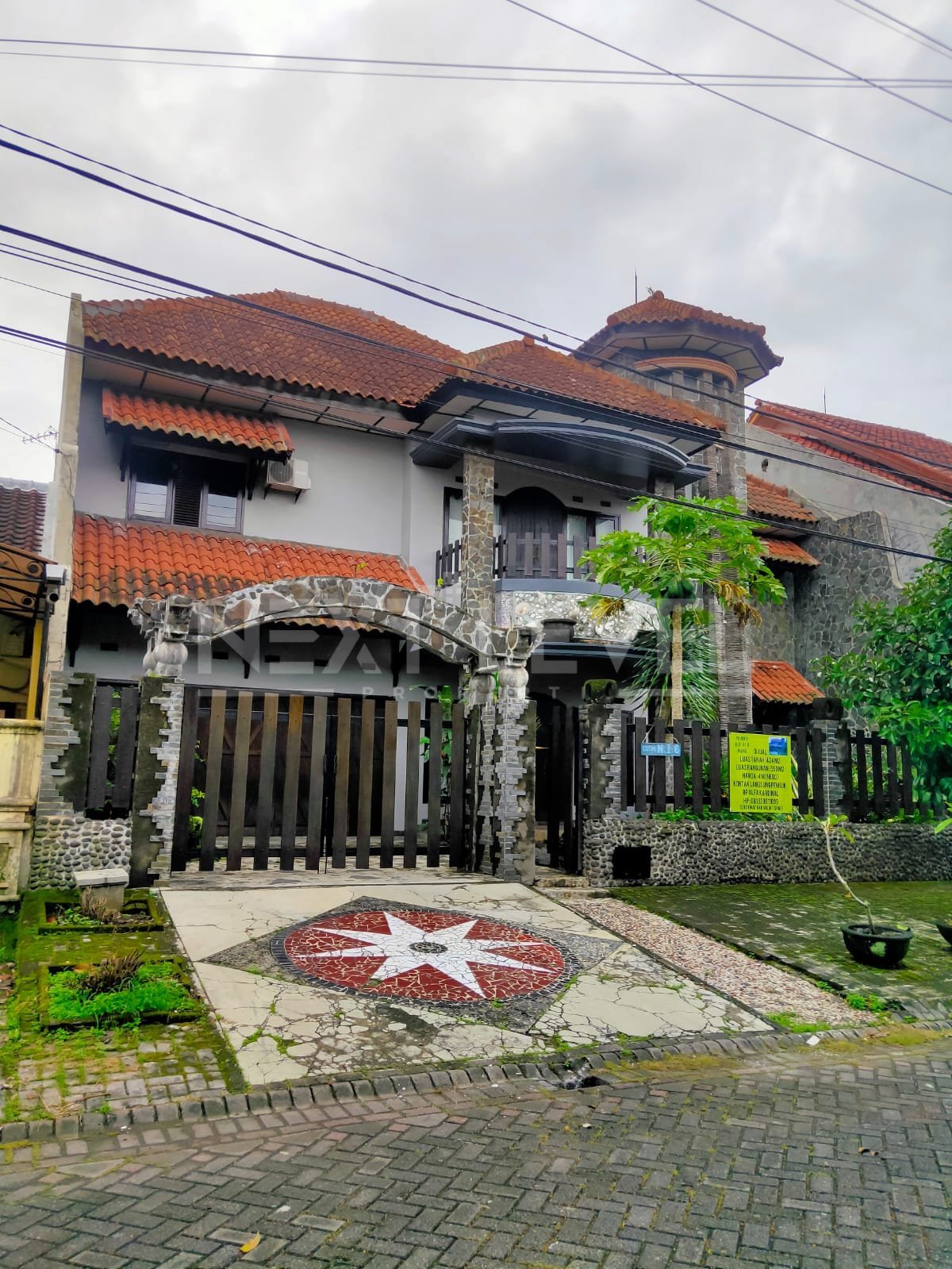 Rumah Mewah Luas di Pondok Blimbing Indah Araya Malang.NLMLG00017