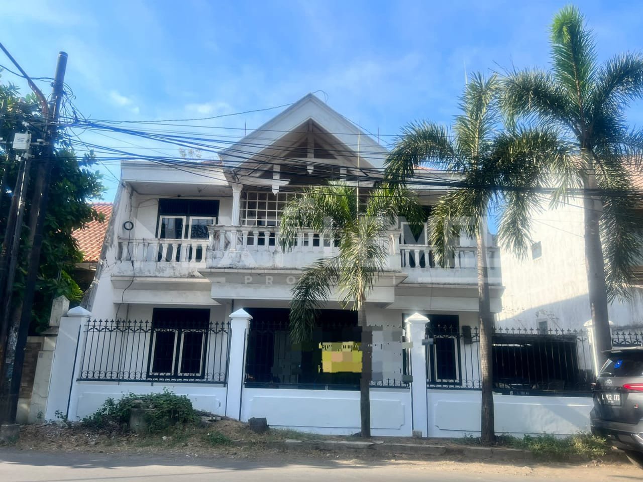 Dijual rumah 2 lantai di Ketintang madya depan UNMER Surabaya 