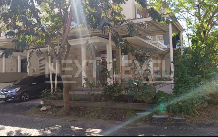 Dijual Rumah Hook di Greenlake Citraland,Surabaya