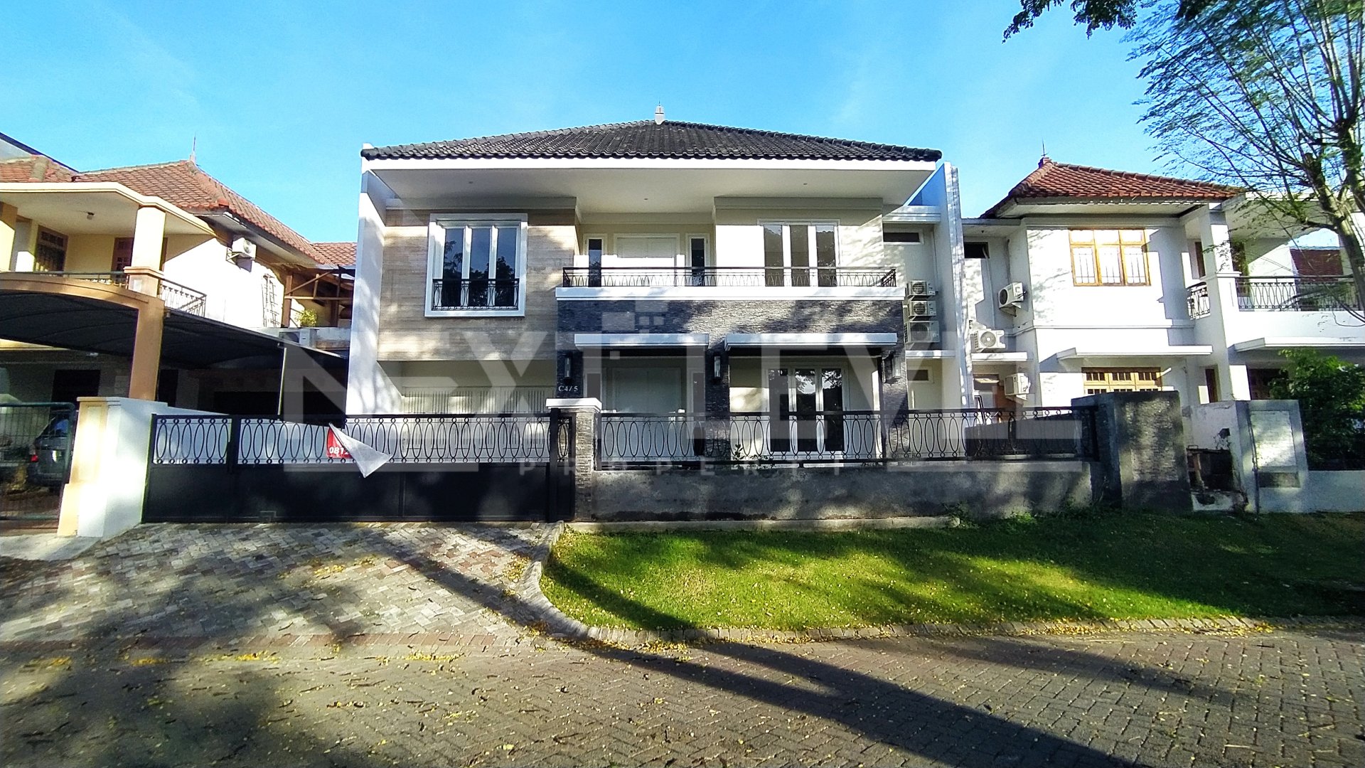 Rumah Premium Villa Royal Pakuwon City, Surabaya