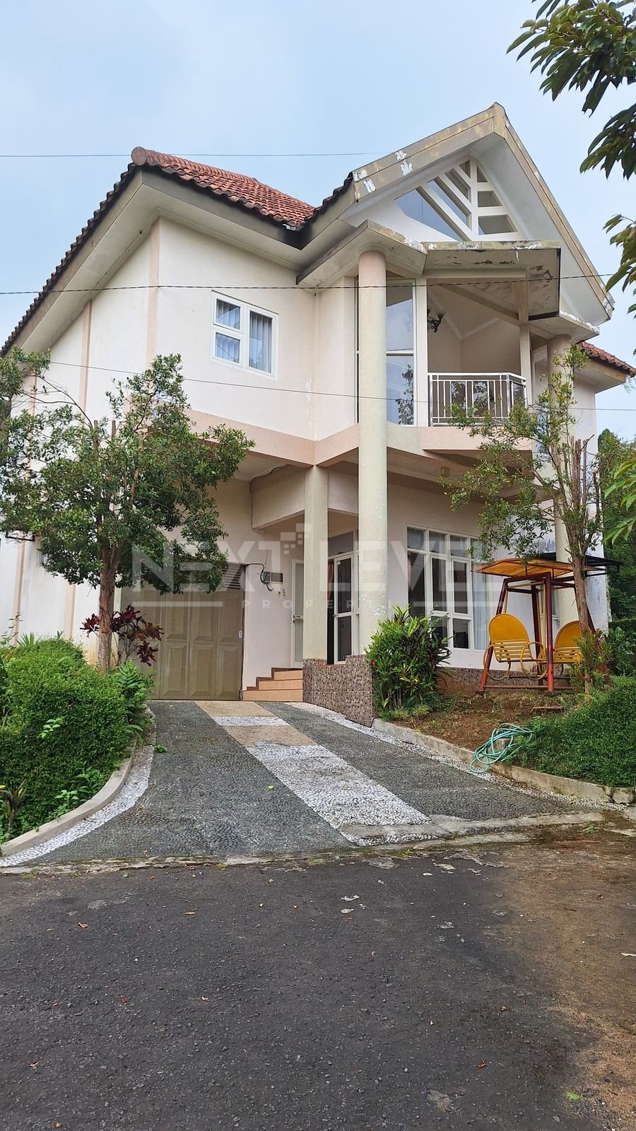 DIJUAL VILLA GRAND TRAWAS MOJOKERTO 2 LANTAI, BANGUNAN TERAWAT & NYAMAN