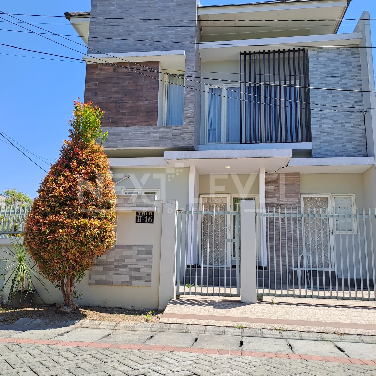 Dijual Rumah Second Kondisi Sangat Terawat & Siap Huni Manyar 🏡