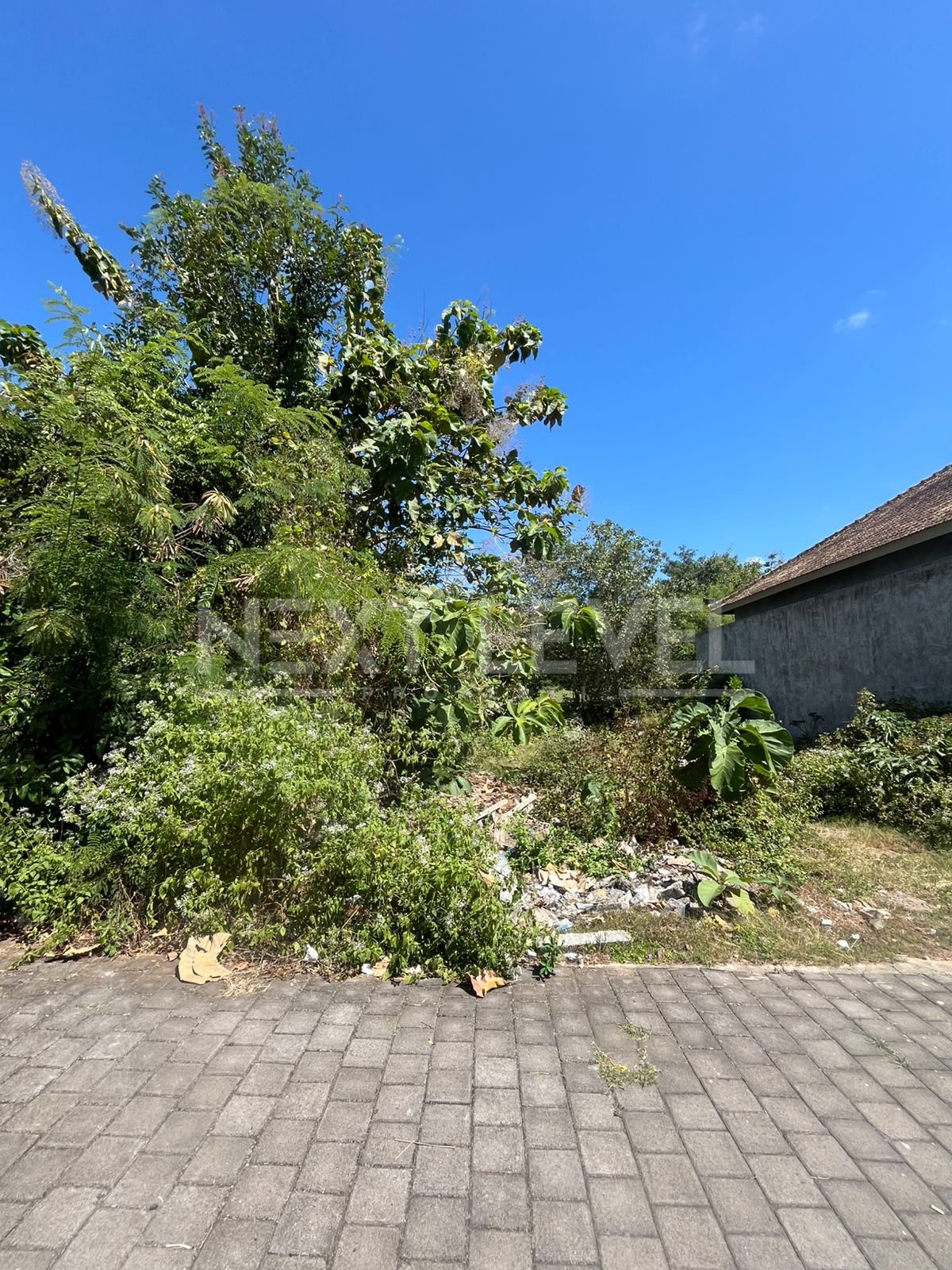 Land for sale in Puri Gading near GWK There is access to Pecatu and Uluwatu.