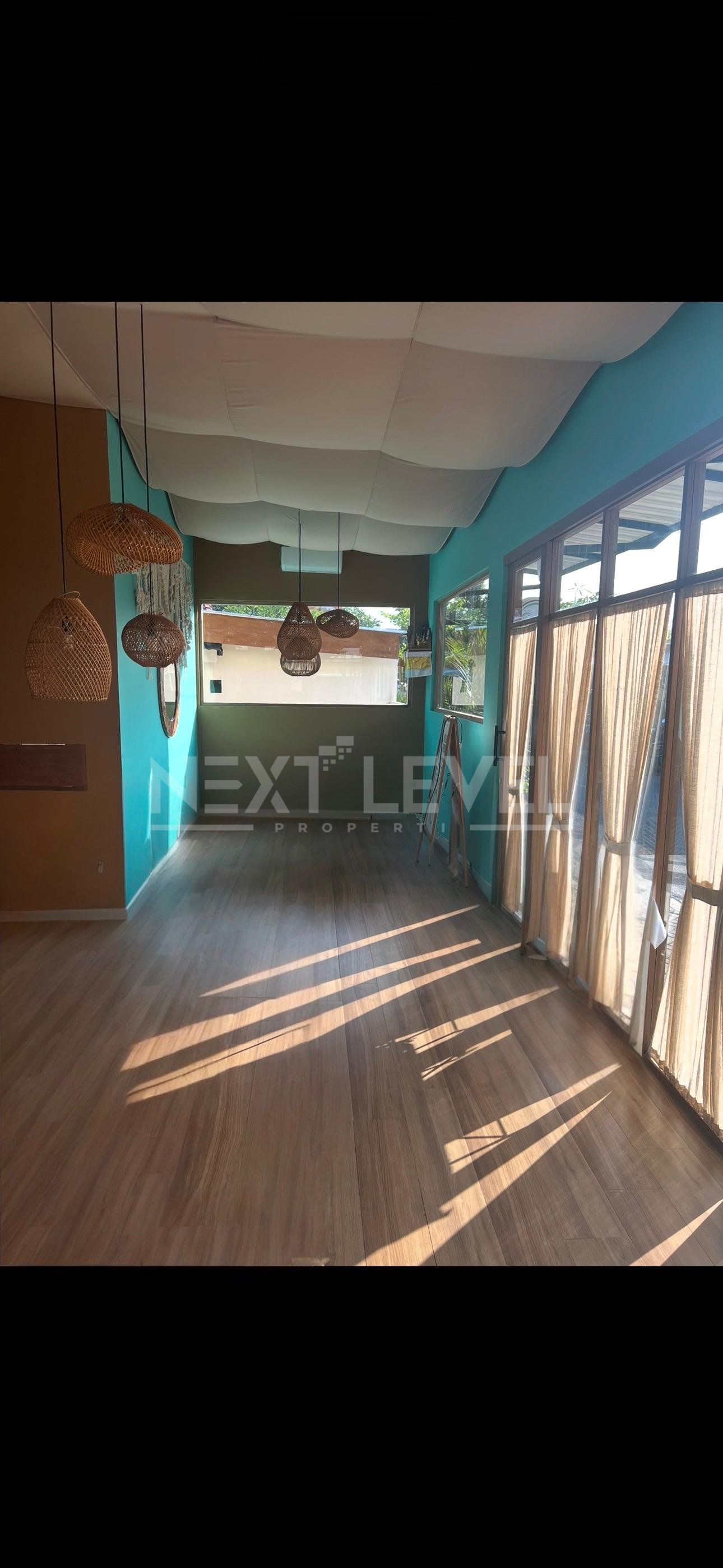 Commercial Space for Rent!