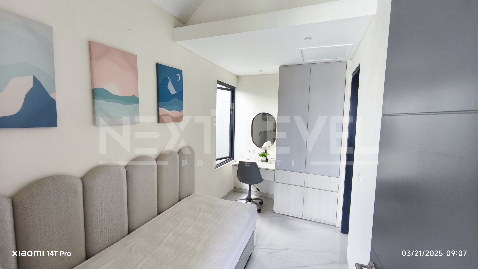Dijual Rumah Minimalis 3 Lantai Full Furnished Oasia, Dian Istana