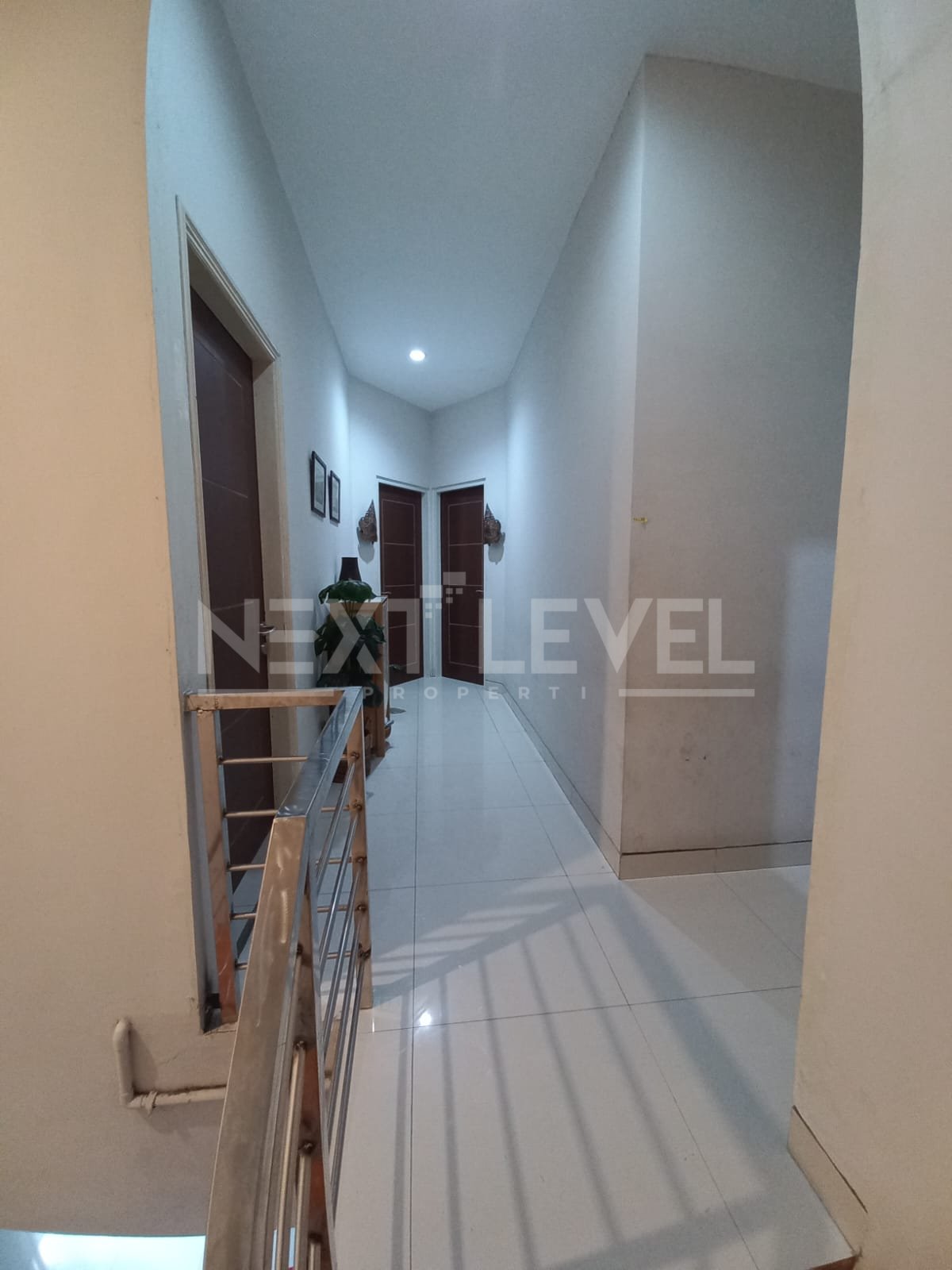 Jual Hunian dan Tempat Usaha Gayung Kebonsari 