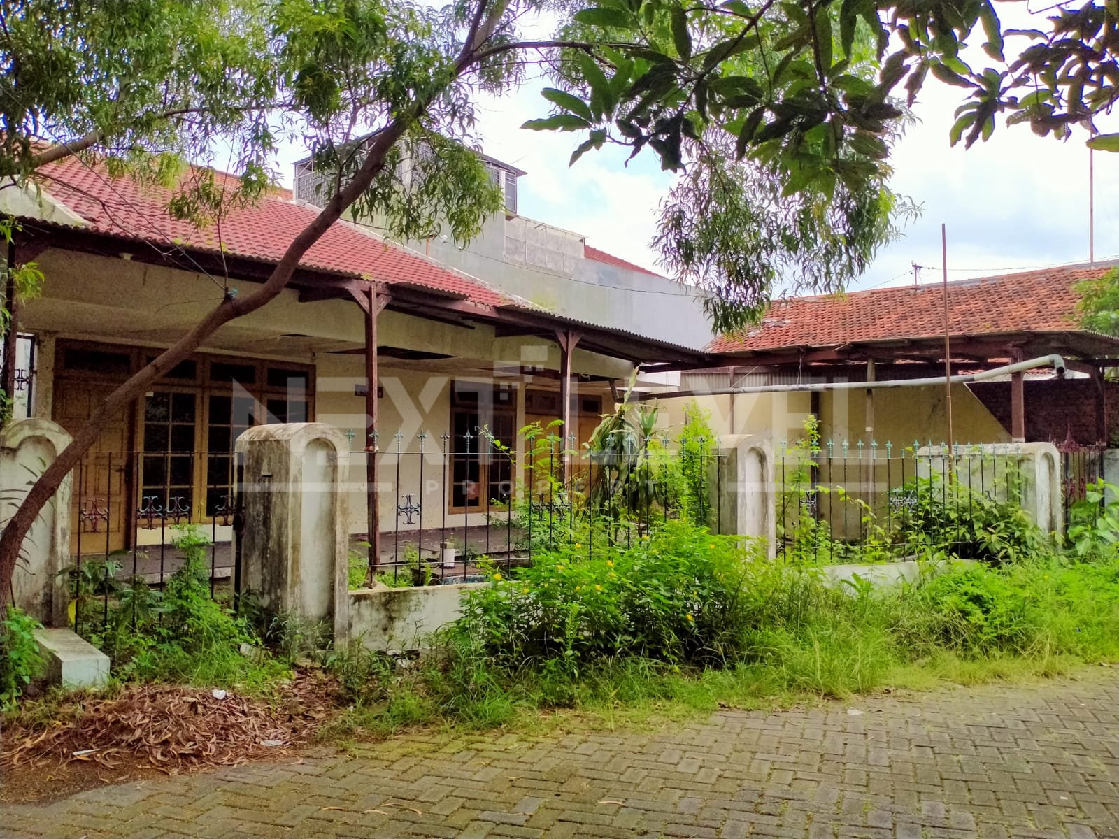 DIJUAL CEPAT RUMAH HITUNG TANAH TENGGILIS MEJOYO