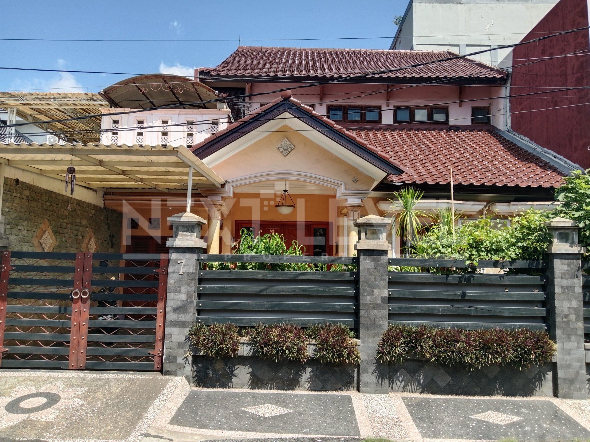 DIJUAL Rumah 2Lantai di Perum Cipta Menanggal