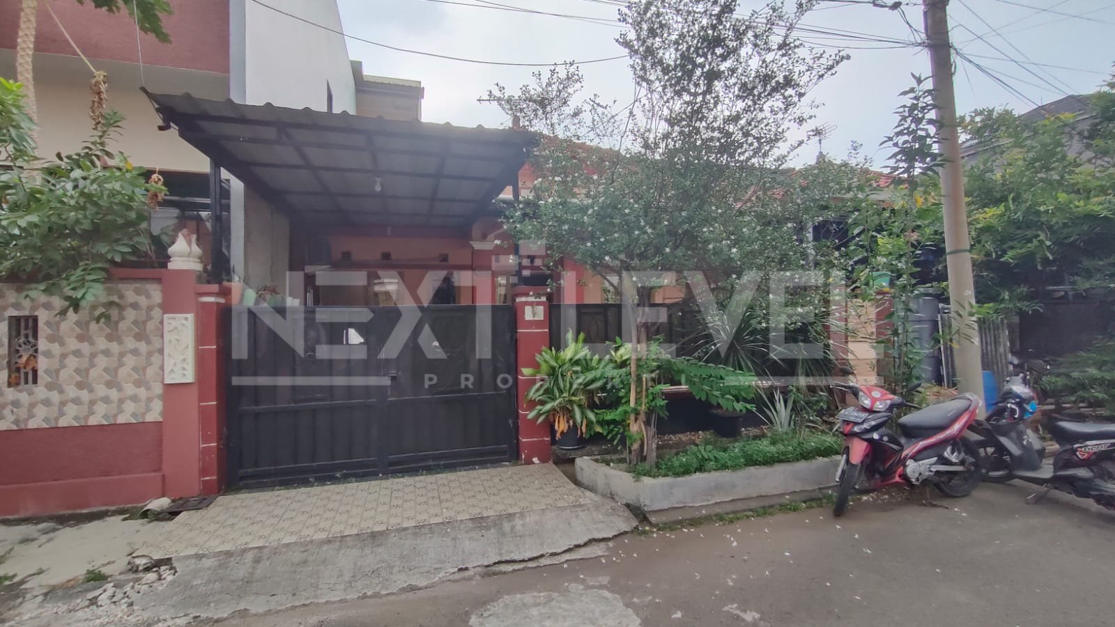 Dijual Murah Rumah di Bulevar Hijau Harapan Indah