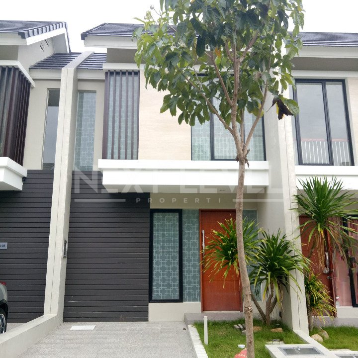 Disewakan Rumah di Northwest Lake Citraland, View Danau Menenangkan