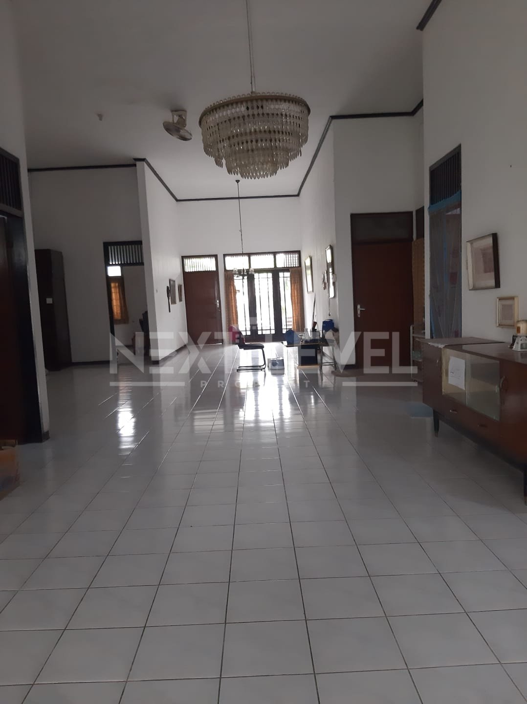 Dijual Rumah Manyar dekat dengan sekolah dan kampus