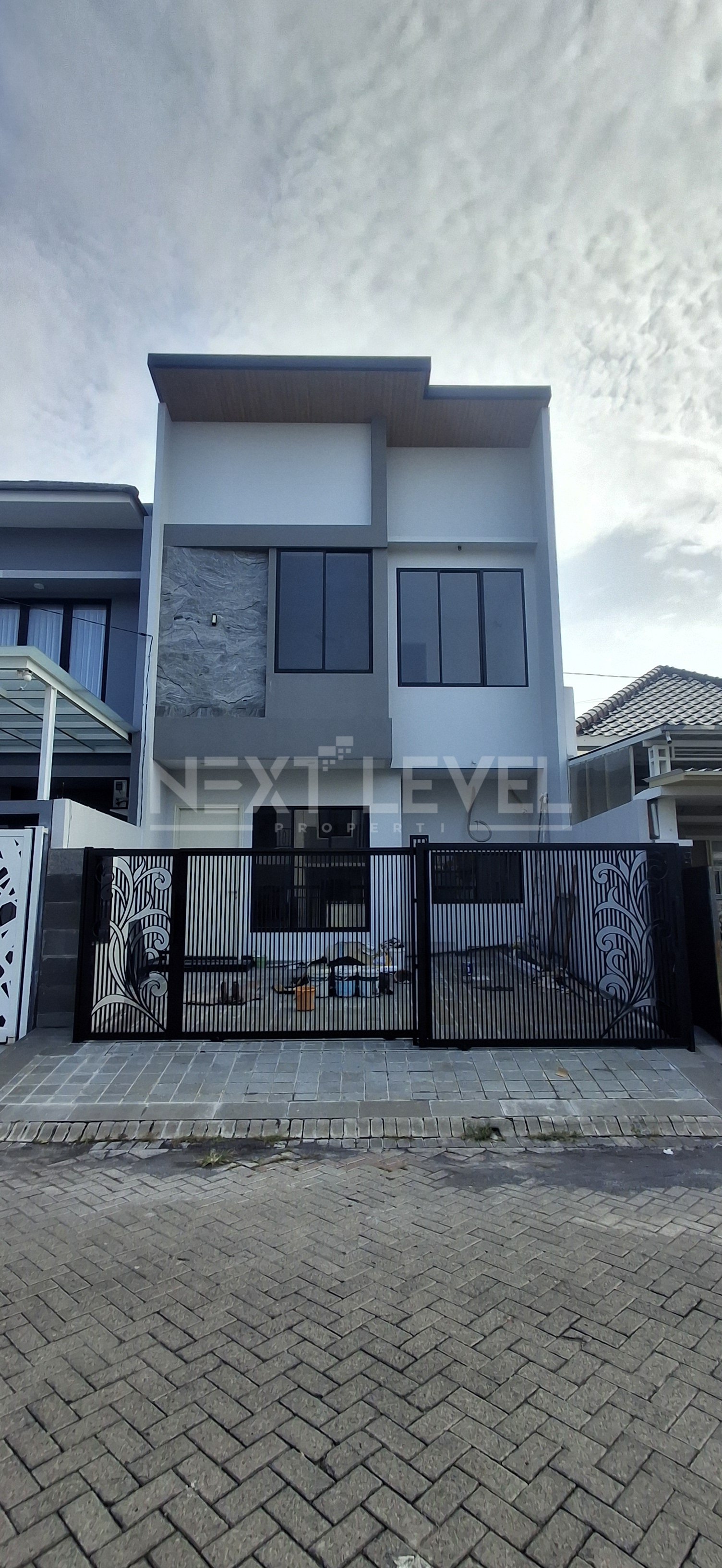 Rumah Baru Spek Bagus Araya 2 ±10m dari Jalan Kembar