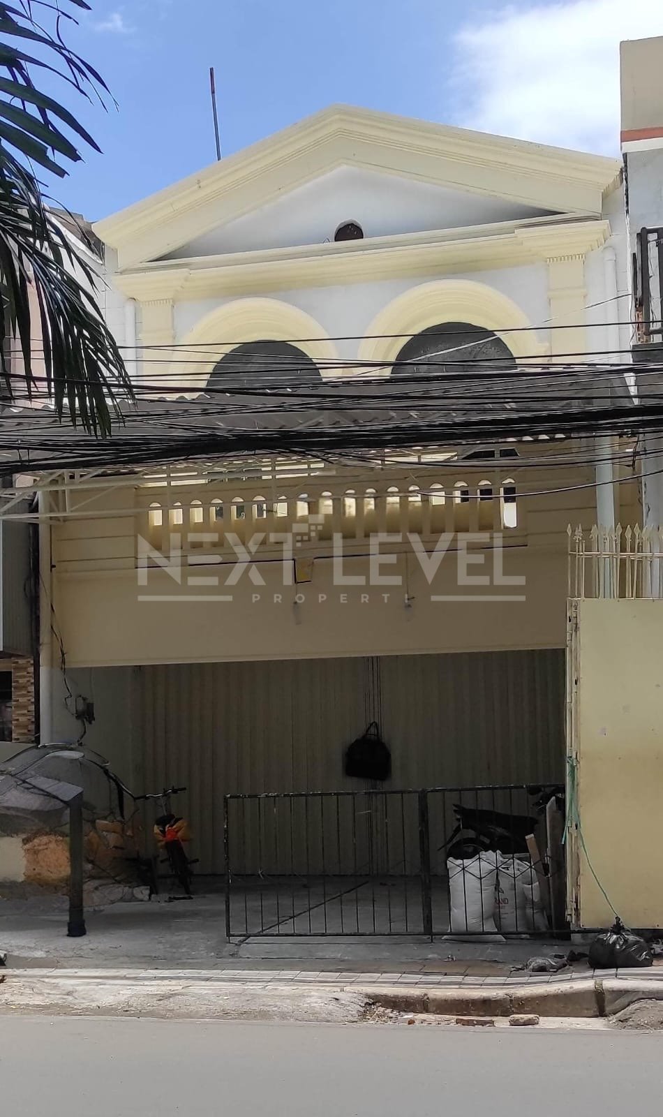 Disewakan Ruko Siap Pakai Fresh Baru Renov di Mulyosari