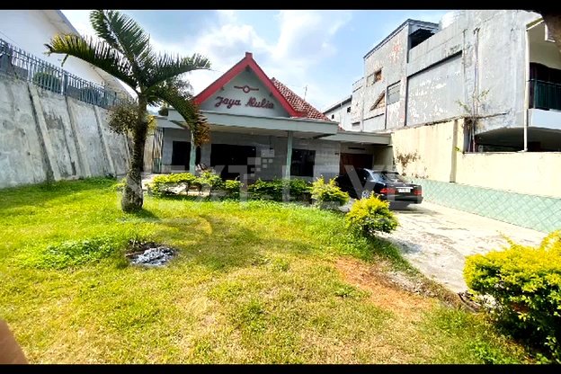 Villa Luas 1100m² Pinggir Jalan Raya Trunojoyo Batu Cocok Villa / Cafe / Guest House