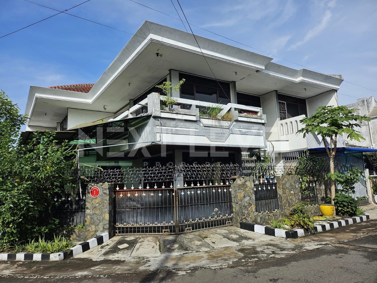 Dijual Rumah 2 Lantai 6 Kamar di Jalan Punglor Kota Malang