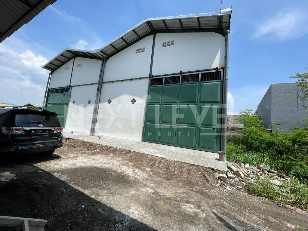 Sewa Gudang siap pakai, di Tropodo Jaya. 