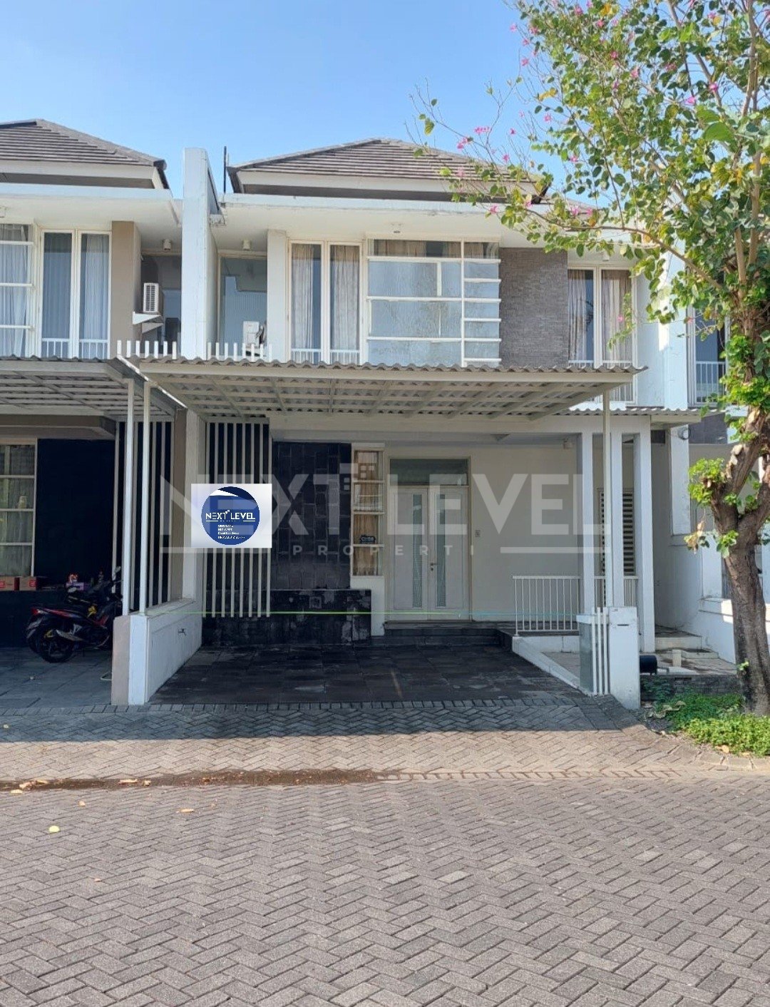 Sewa rumah royal residence