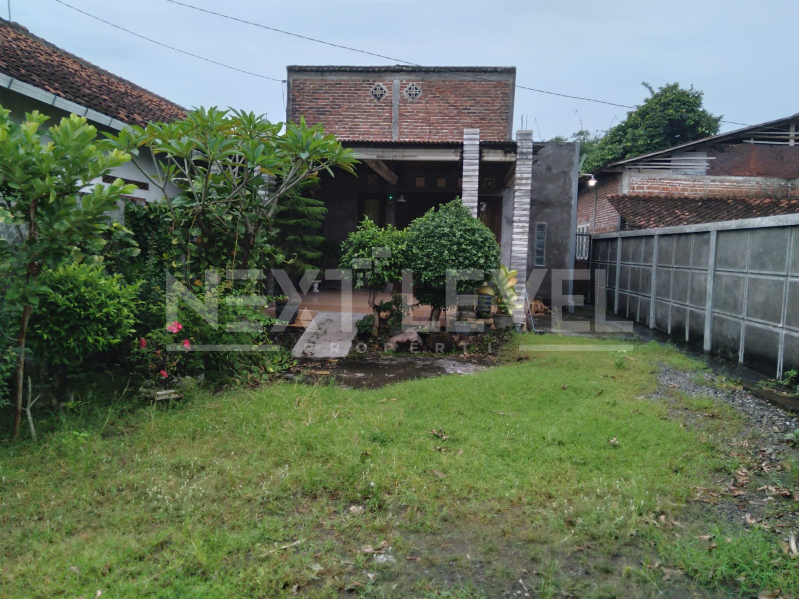 Dijual rumah nganjuk