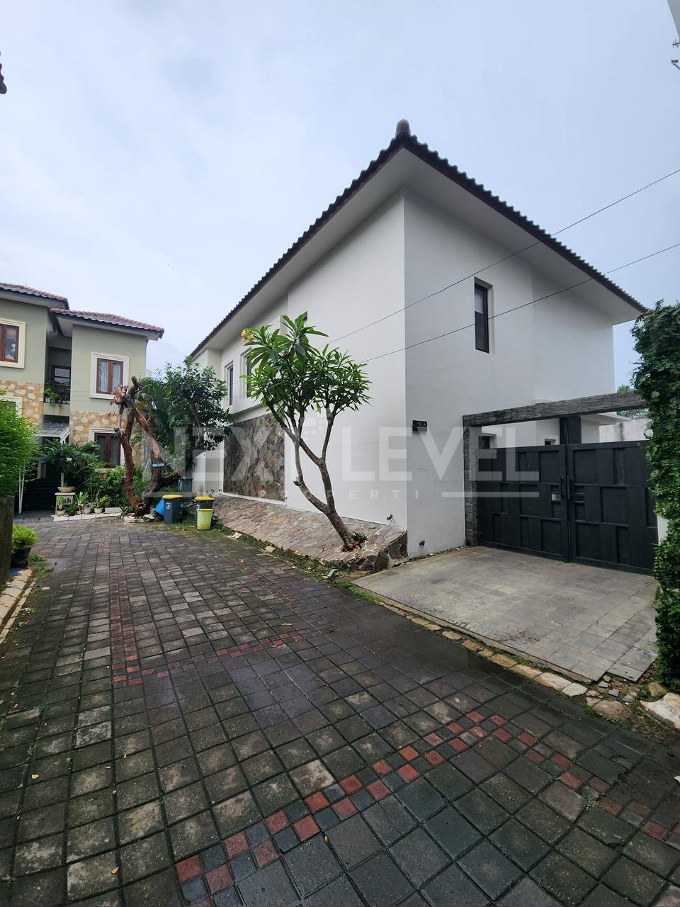 DIJUAL Hunian Mewah Modern Tropis dengan Suasana Villa Bali – Pondok Labu, Jakarta Selatan. Eksklusivitas, Kenyamanan, dan Kapasitas Tanpa Batas.