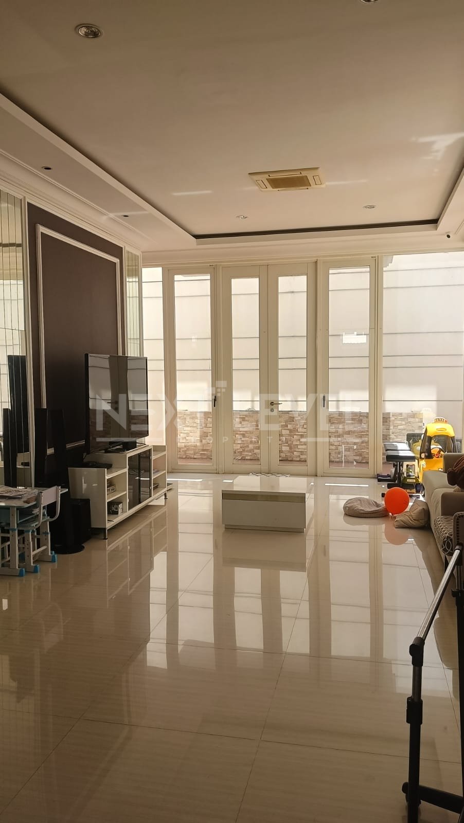 Jual rumah full furnish La Riz Wood 