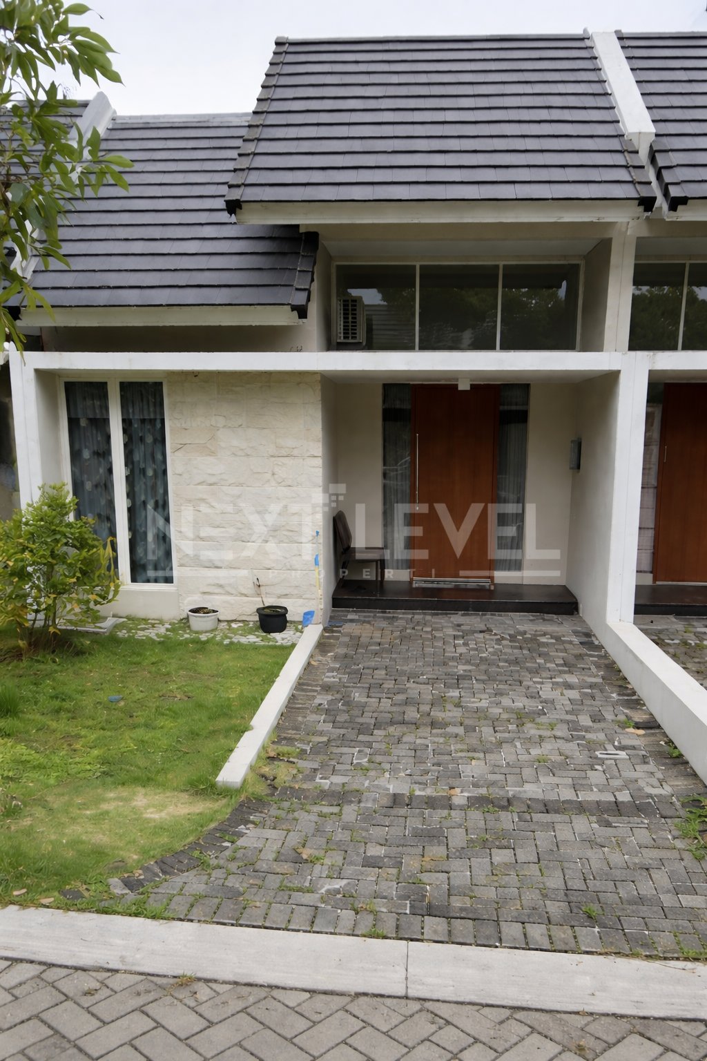 Dijual rumah di north west , Citraland Surabaya
