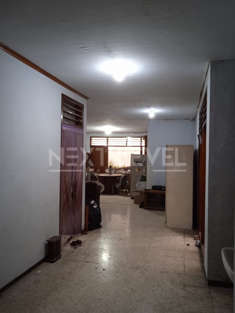 DI JUAL RUMAH RAYA DUKUH KUPANG BARAT