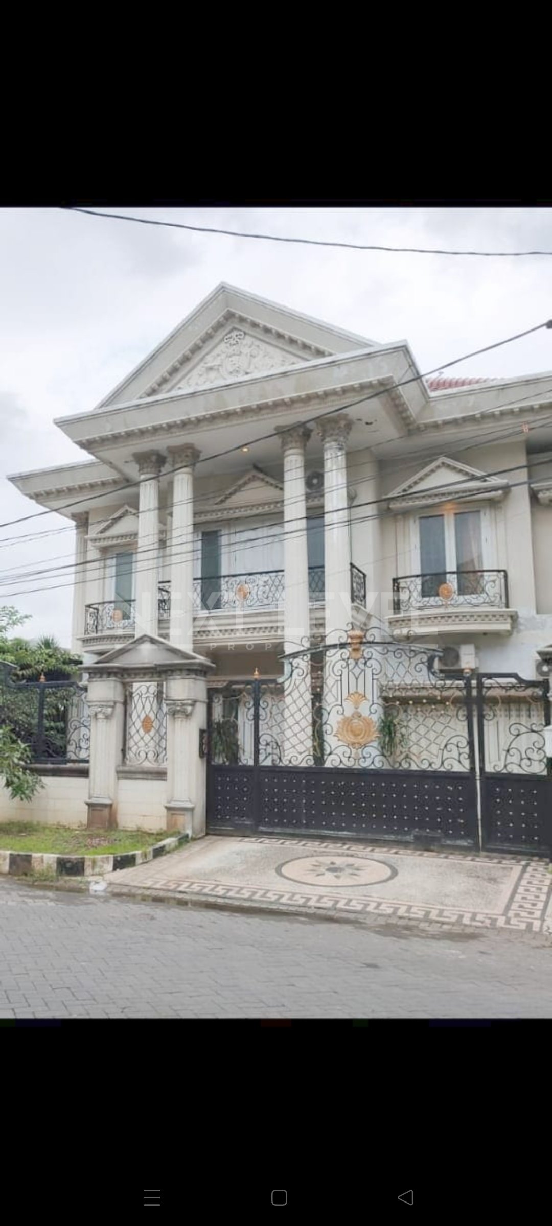 Rumah mewah dijual murah