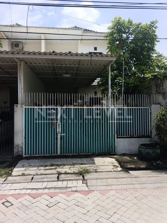 dijual rumah di barata jaya 