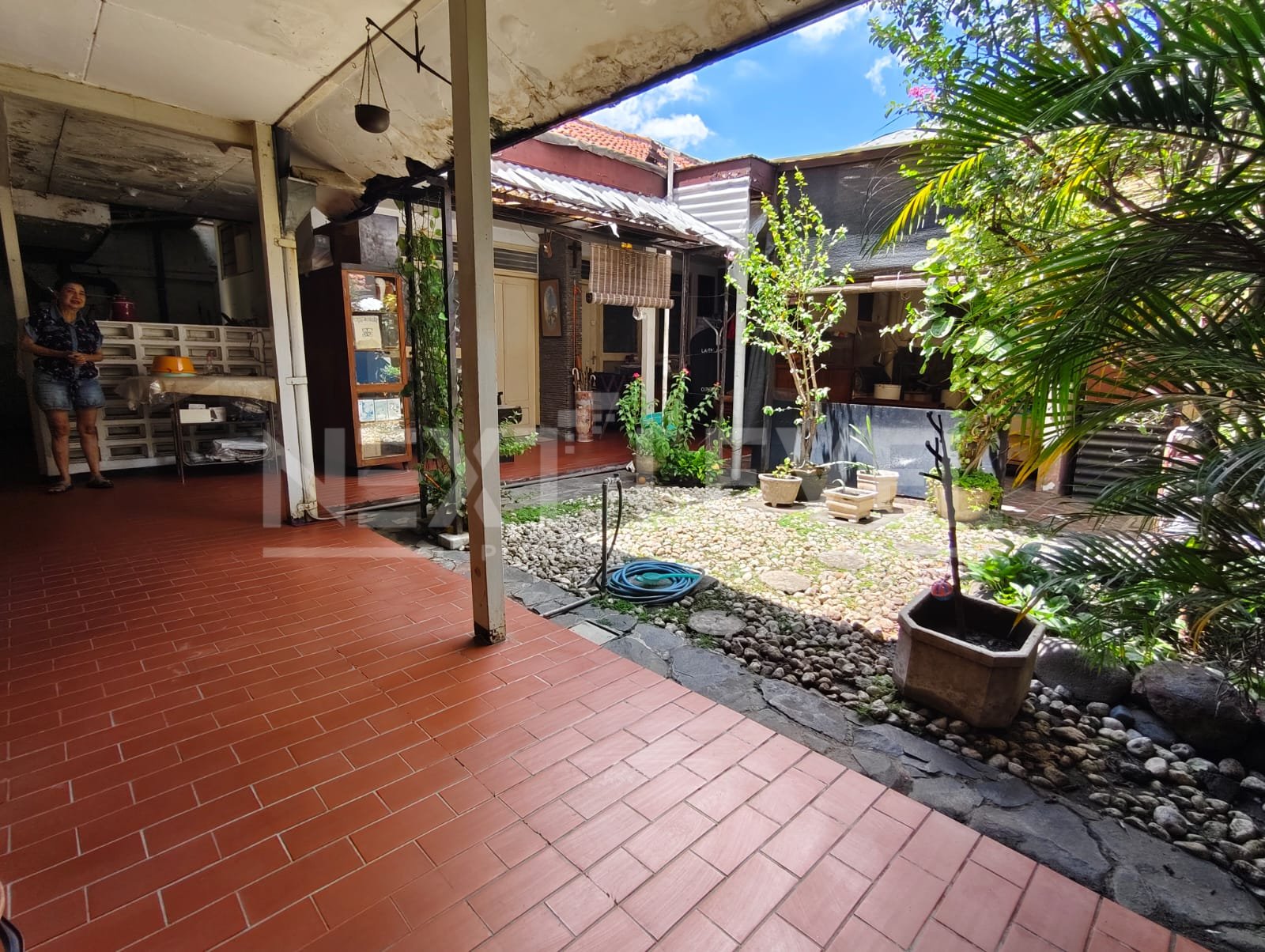 Dijual Rumah Strategis di Pusat Kota Area Ngagel, Dekat Kampus 