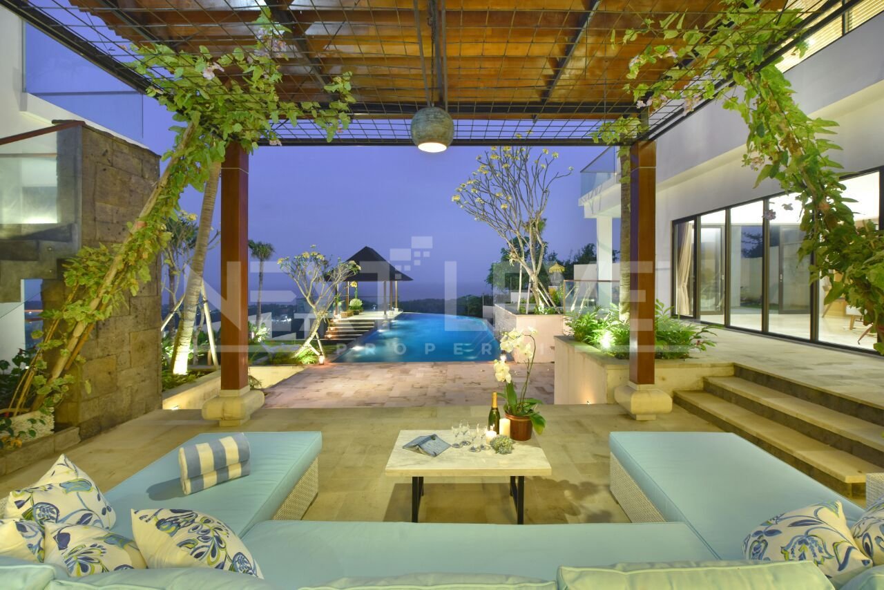 LUXURY VILLA FOR SALE FREEHOLD AT PECATU WITH FULL OCEAN VIEW