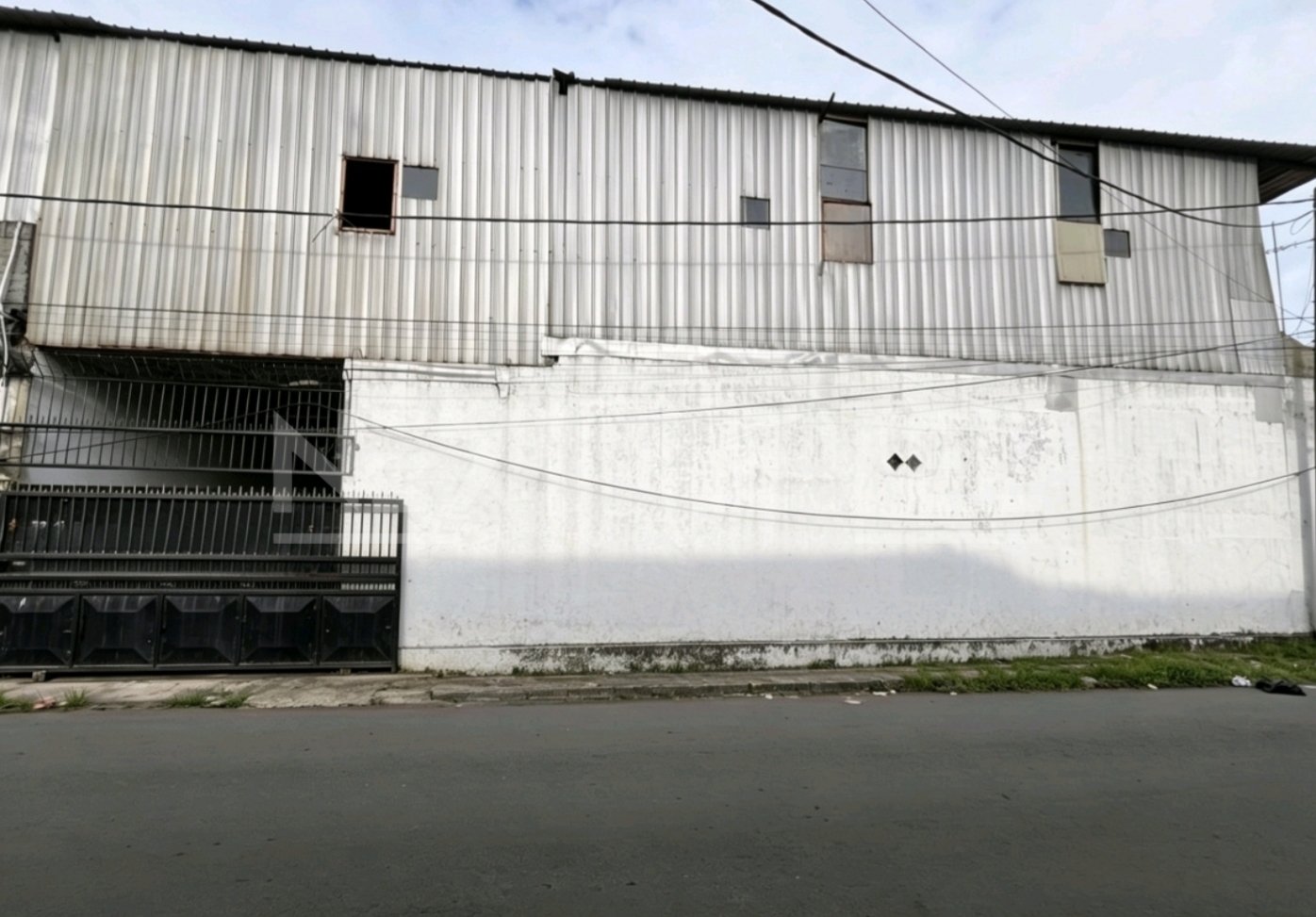 Dijual cepat murah Gudang / Rumah Petemon barat 94A Surabaya