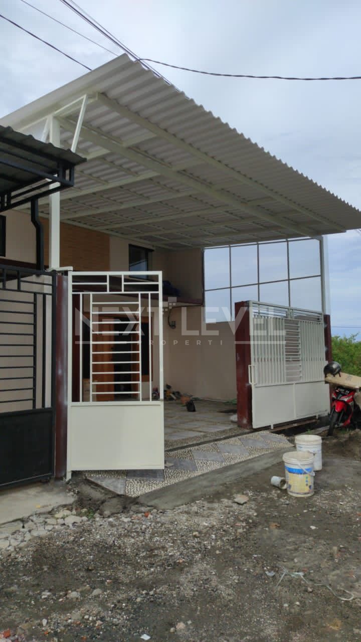 Dijual Murah Biar Cepat Laku Rumah Semi Furnitur di Medokan Ayu Surabaya Timur