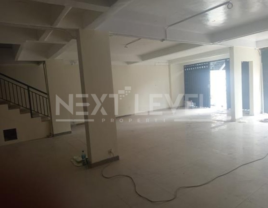 Disewakan Gedung Komersial 2 Lantai - Surabaya Barat