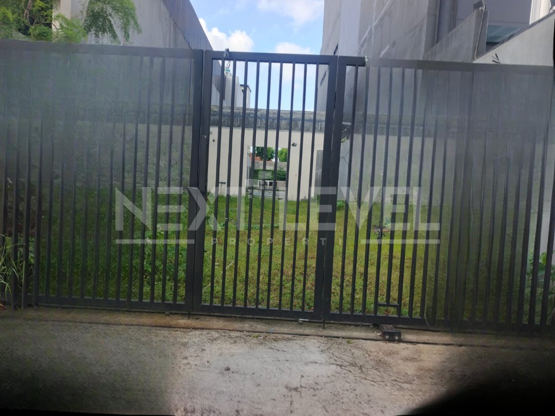 Disewakan Tanah Komersial Lokasi Strategis - Surabaya Barat