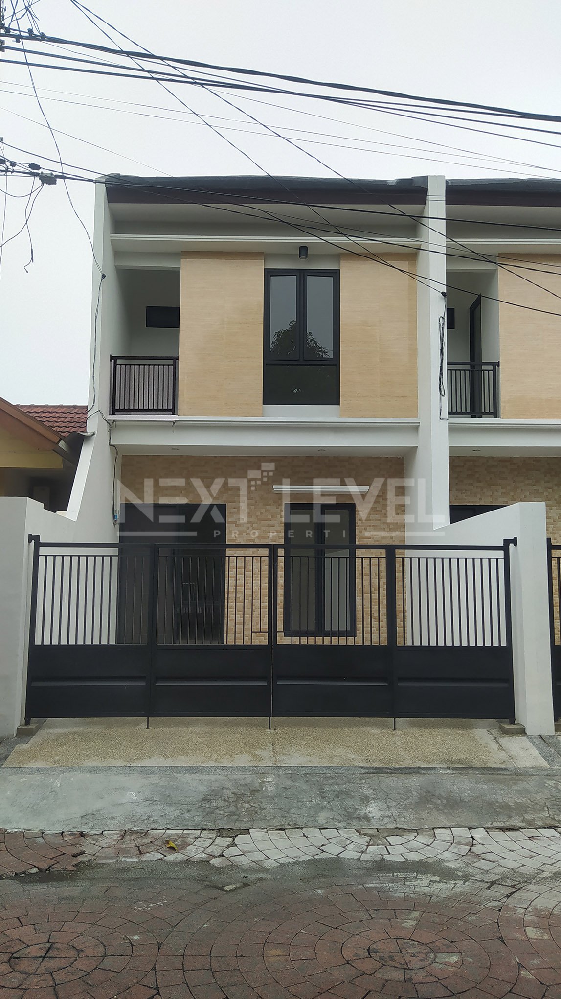 BARU GRES Tinggal 1 UNIT! Nirwana  Eksekutif cluster depan