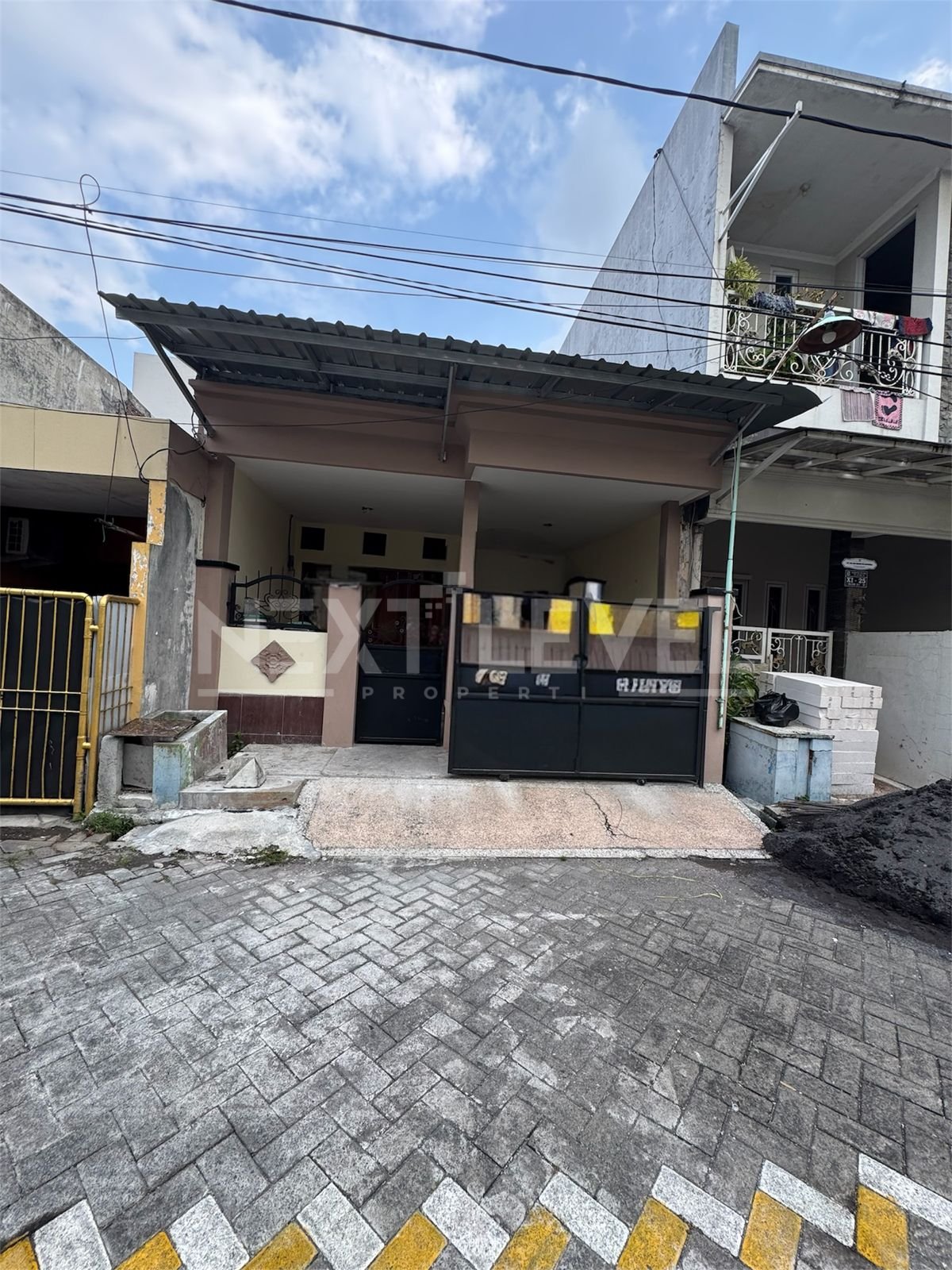 Dijual rumah minimalis siap huni di babatan pilang wiyung surabaya barat