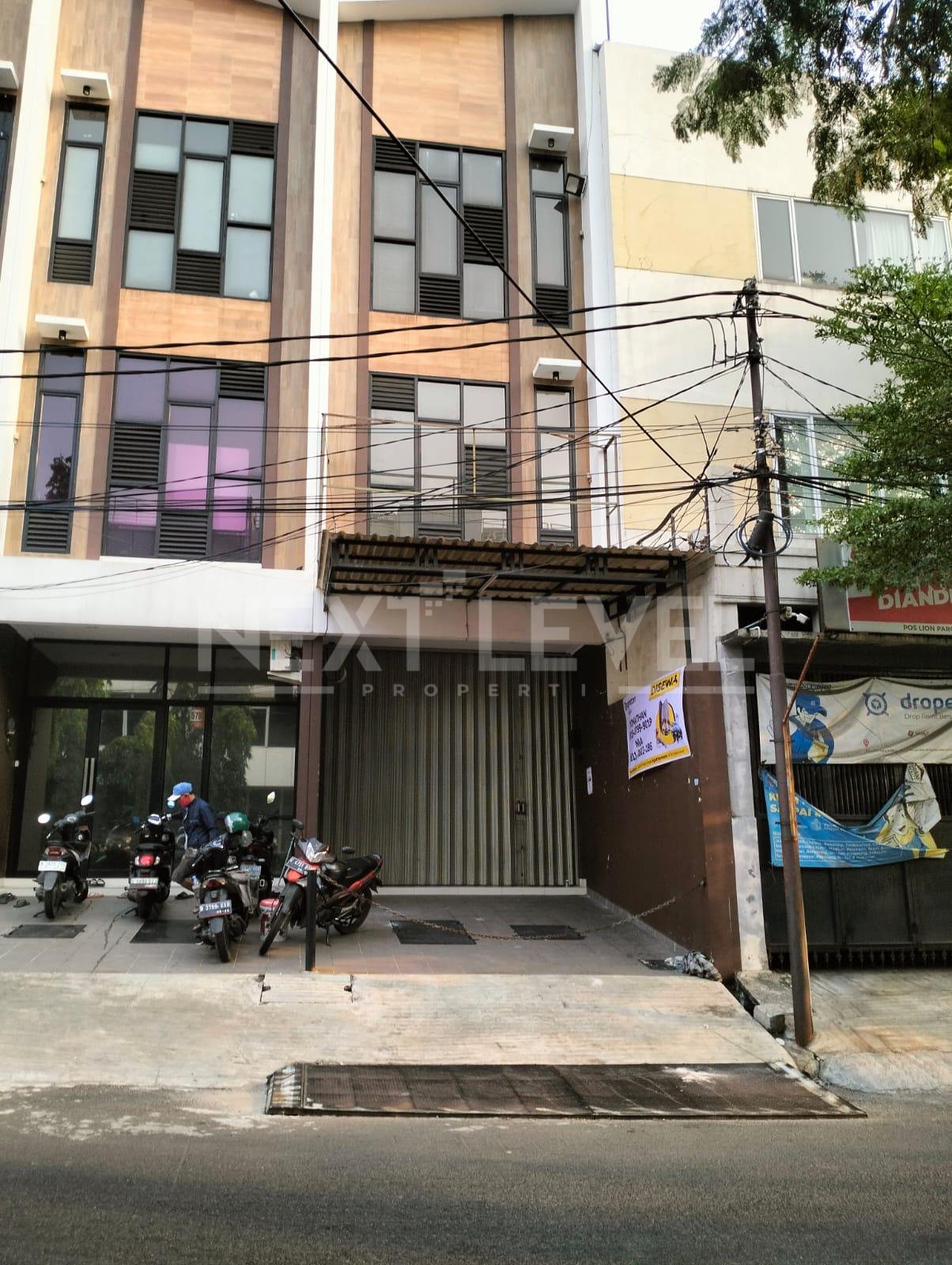 DIJUAL RUKO Rukan Baru minimalis modern Aries Utama, Puri, Jakarta Barat Luas tanah : (4x14)