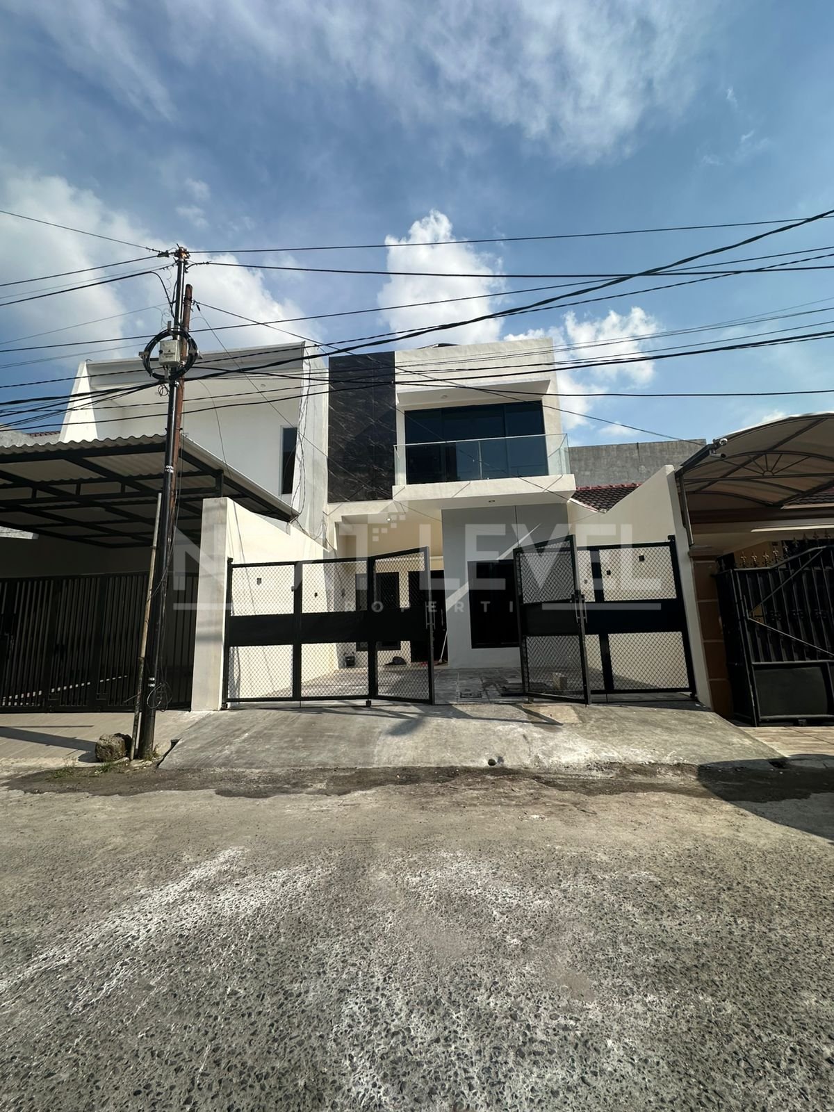 Rumah Baru Darmo Indah Timur Surabaya Barat 